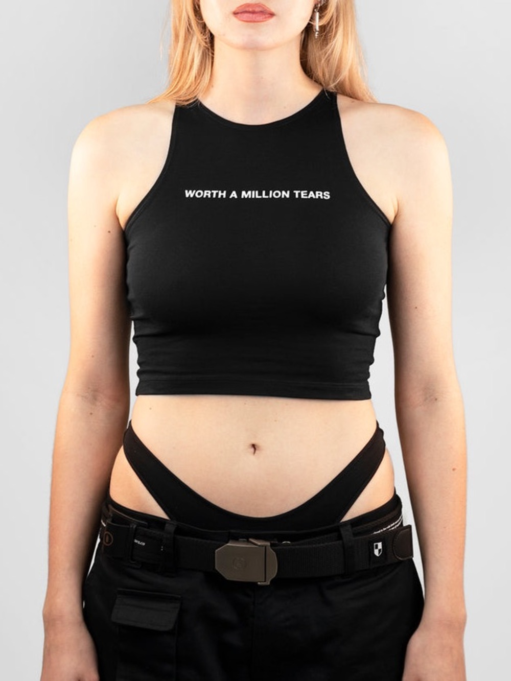 black fitted crop top